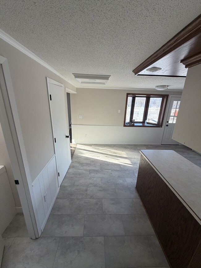 Building Photo - 7431 Lake Dr