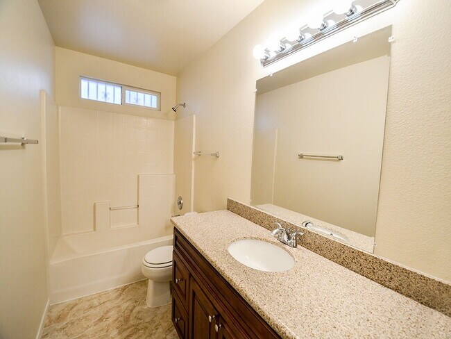 Building Photo - 3825 Gulliver St