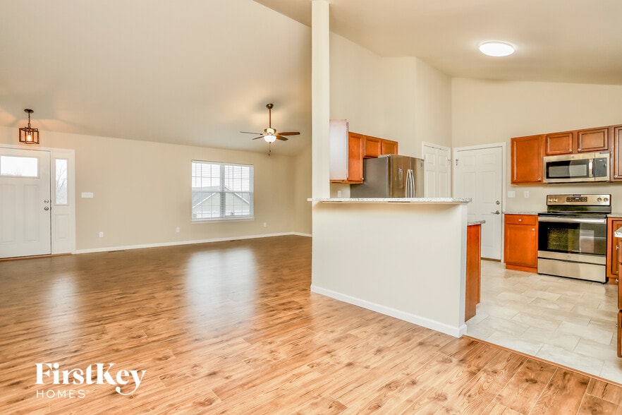 Building Photo - 415 Bittersweet Dr