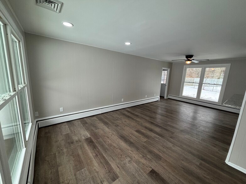 Building Photo - 1001 Rozel Ave