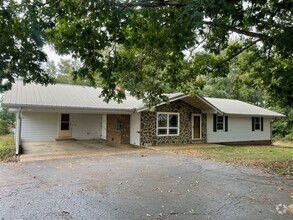 Building Photo - 3 BED, 2 BATH HOME LOCATED IN DENTON