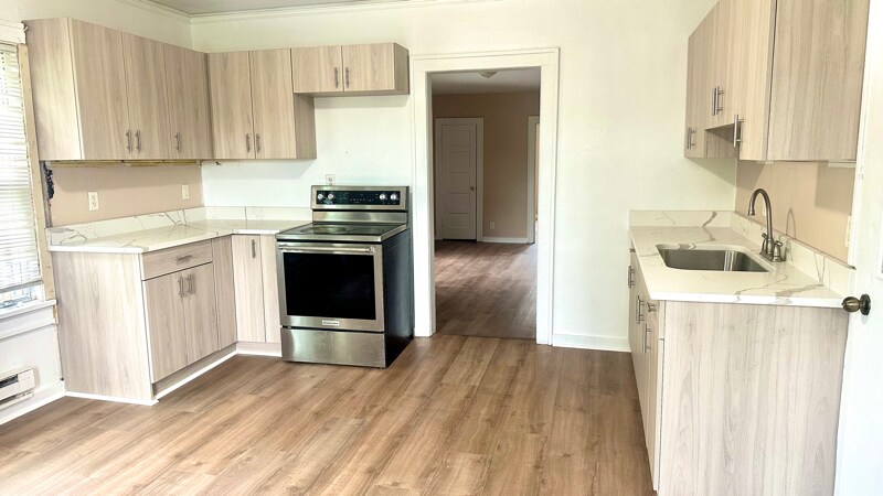 Building Photo - 1809 17th Ave