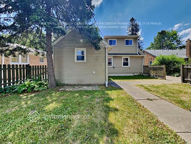 Building Photo - 410 Mors Ave