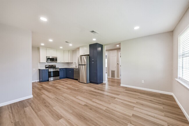 Building Photo - 1266 Dove St