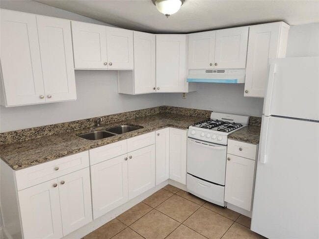 Building Photo - 1315 Waikiki Way