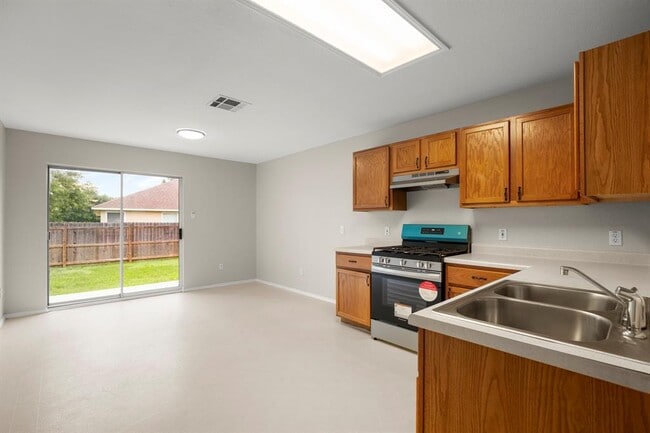 Building Photo - 108 Grant Way