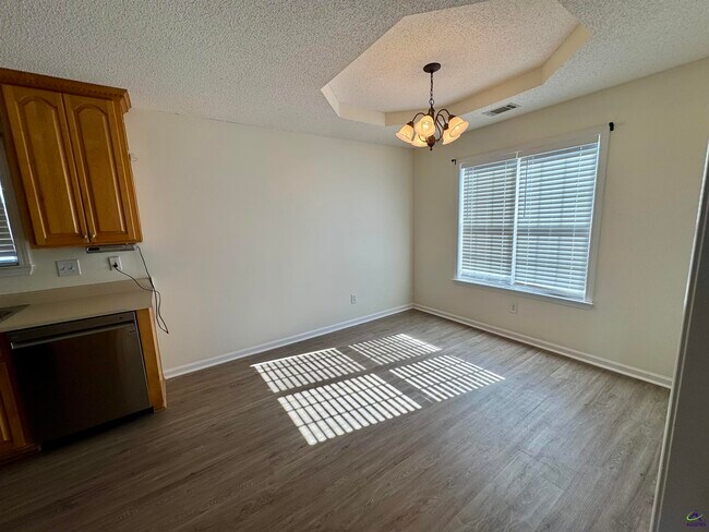 Building Photo - 505 Dorothy Ct