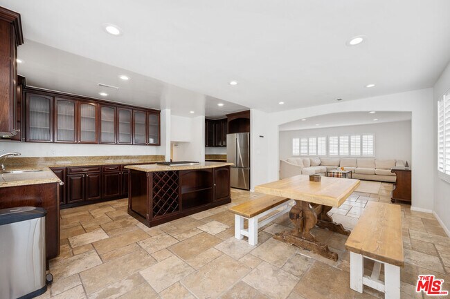 Building Photo - 22601 Dardenne St