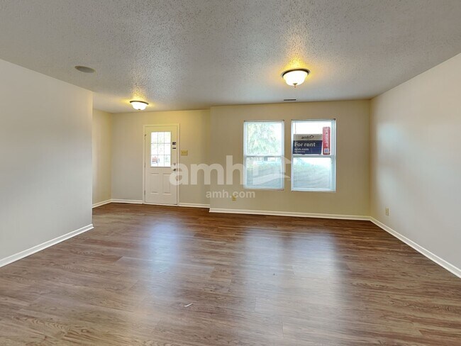 Building Photo - 1313 Central Park Dr