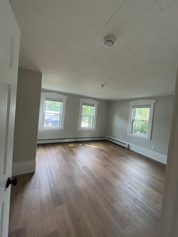 Building Photo - 100 Main St