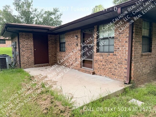 Building Photo - 207 Turner Ave