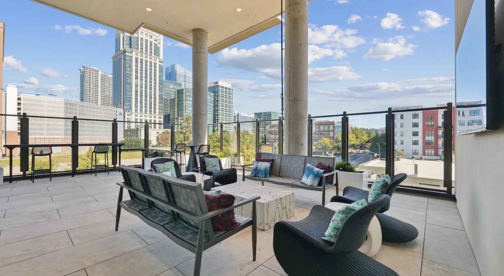 Building Photo - 1007 S Mint St