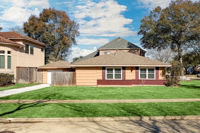 Building Photo - 501 Wilmington Dr