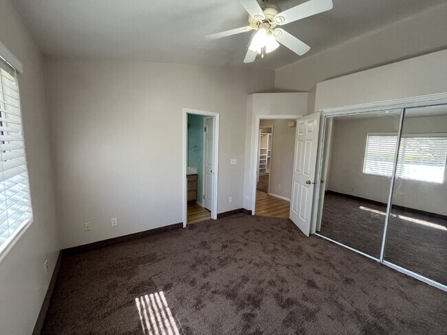 Building Photo - ***RV PARKING*** Wonderful 3 bed 3 bath home in Saint George. Private covered balcony with wonder...