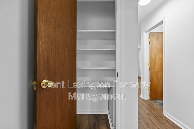 Building Photo - 4021 Victoria Way