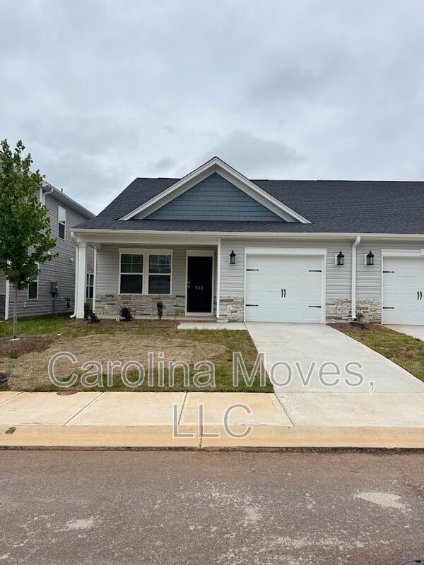 Primary Photo - 527 Winding Meadow Ln
