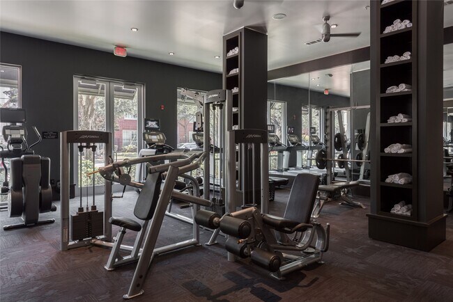 Building Photo - 306 McGowen St