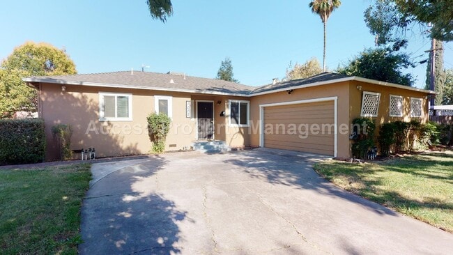 Building Photo - 1002 Phelps Ave