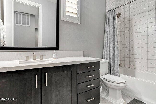 Building Photo - 7444 E Paraiso Dr