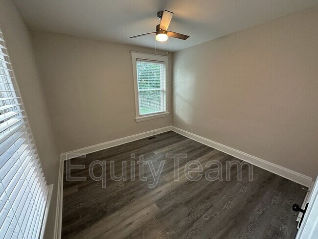 Building Photo - 2341 Kenilworth Ave