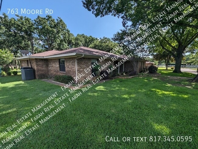 Building Photo - 763 Moore Rd