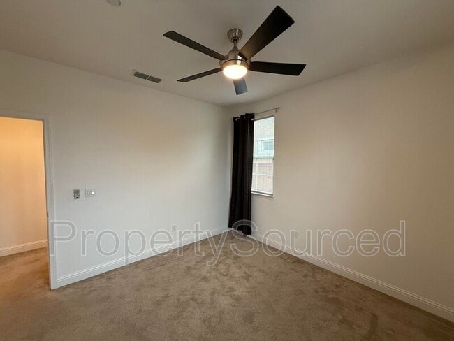 Building Photo - 656 Open Range Ave