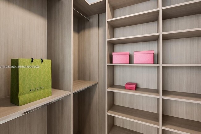 Building Photo - 851 NE 1st Ave