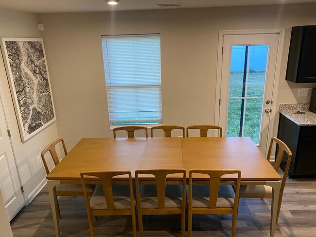 Building Photo - 203 Bowline Dr