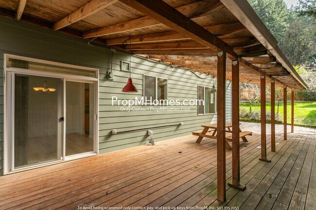 Building Photo - Spacious Bull Mountain 4 Bedroom Home - Huge Yard!