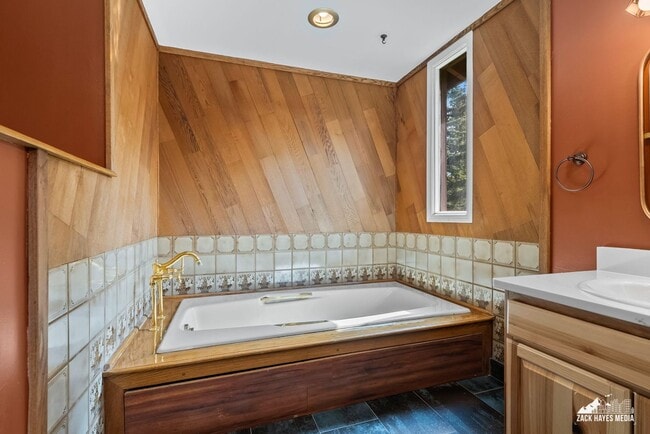 Building Photo - Towne East Single Family Home