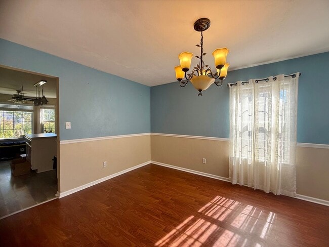 Building Photo - Beautiful 4 Bedroom Home for Rent – Pet Fr...