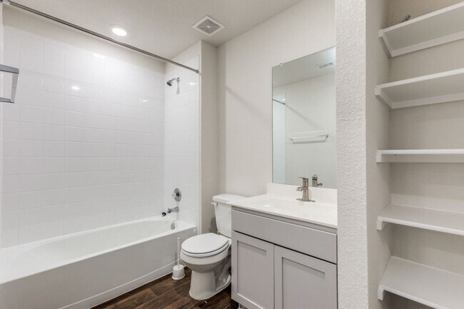 Building Photo - 250 Granary Dr