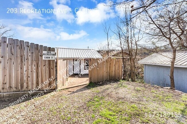 Building Photo - 203 Recreation Ave