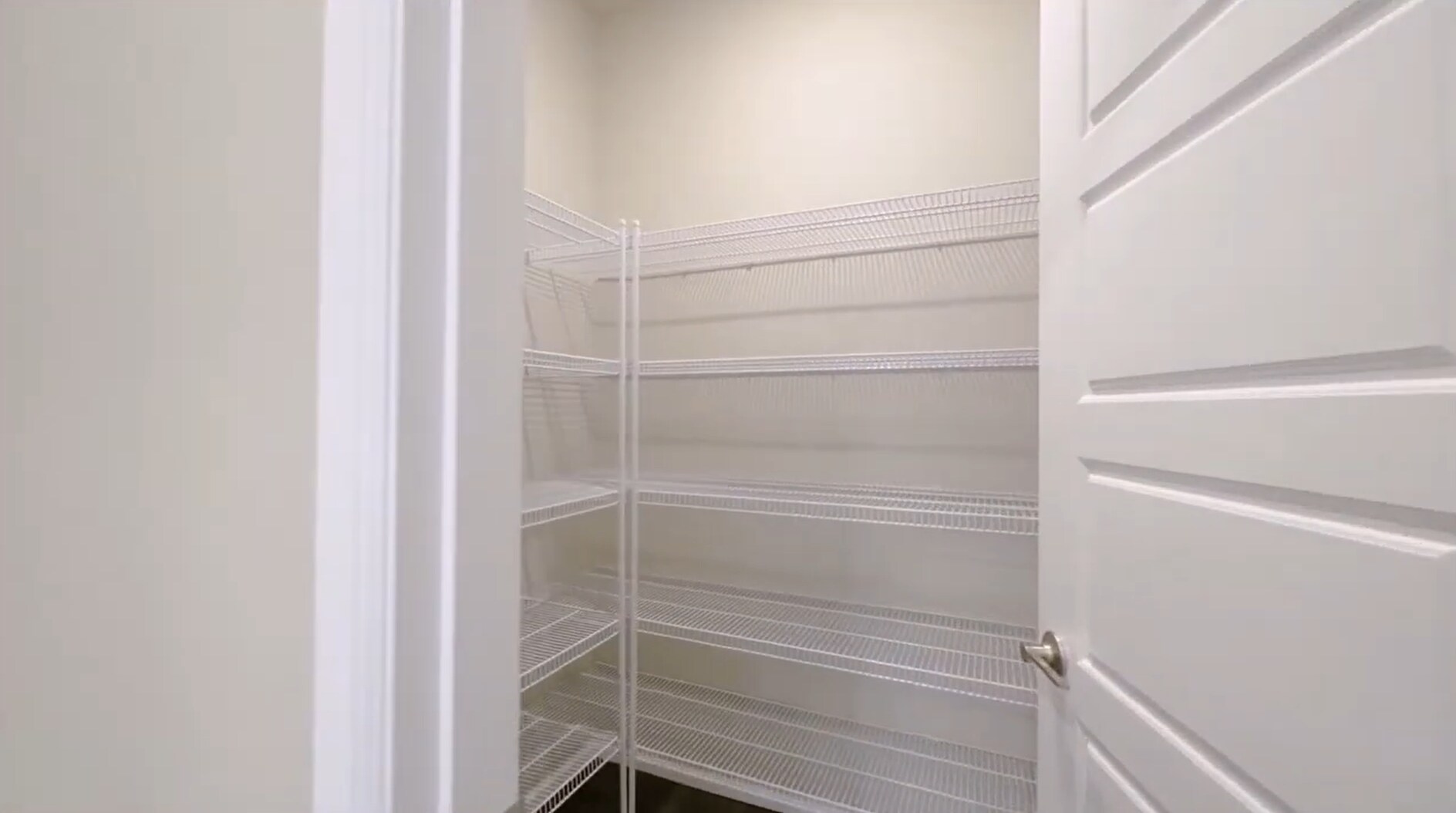 Building Photo - 3909 80th Ave NE