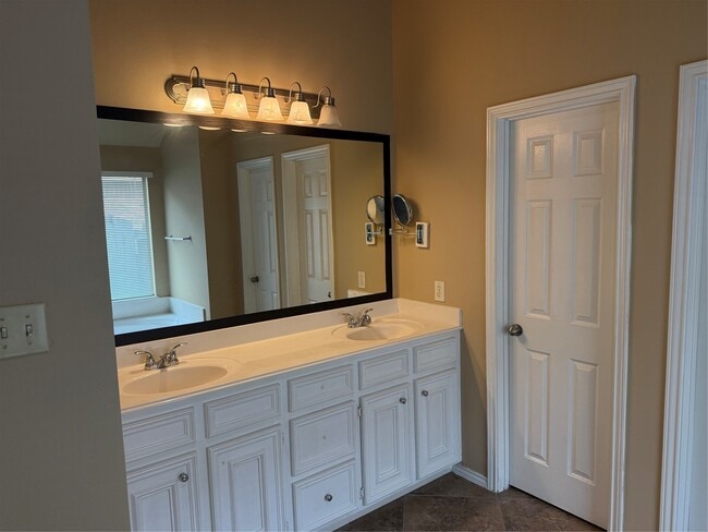 Building Photo - 4418 Long Creek Dr