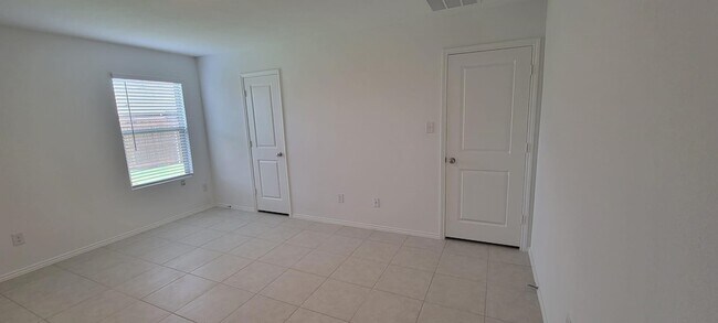 Building Photo - 3476 Mildren Bnd