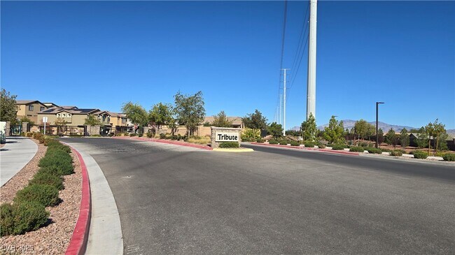 Building Photo - 10971 Meridian Flds Ave