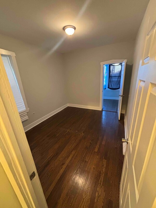 Building Photo - 1805 N Mayfield Ave