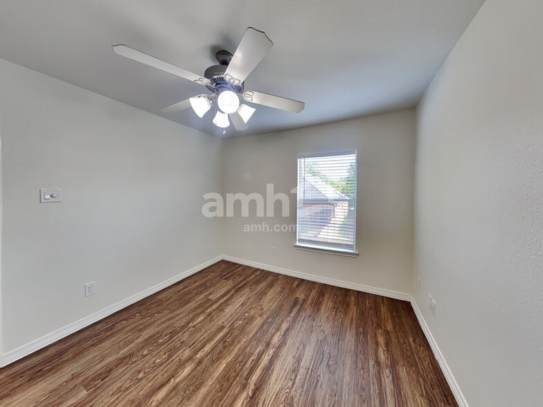 Building Photo - 26949 Carriage Manor Ln