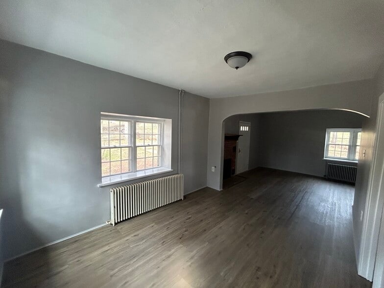 Living Room - 1520 Harvey Ln