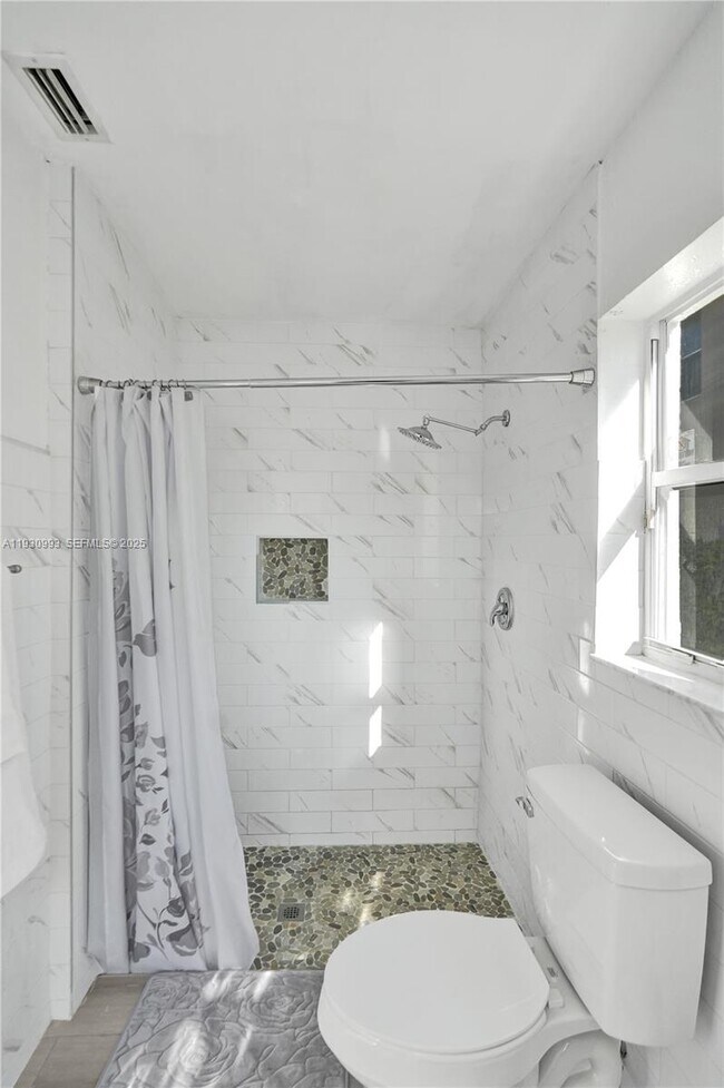 Building Photo - 4310 NW 63rd Ave