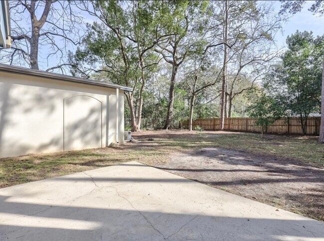 Building Photo - 4 Bed/3 Bath home located near Midtown!