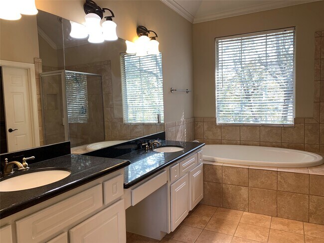 Building Photo - 406 Fowler St