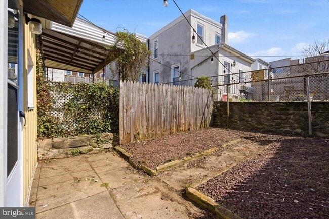 Building Photo - 106 Salaignac St