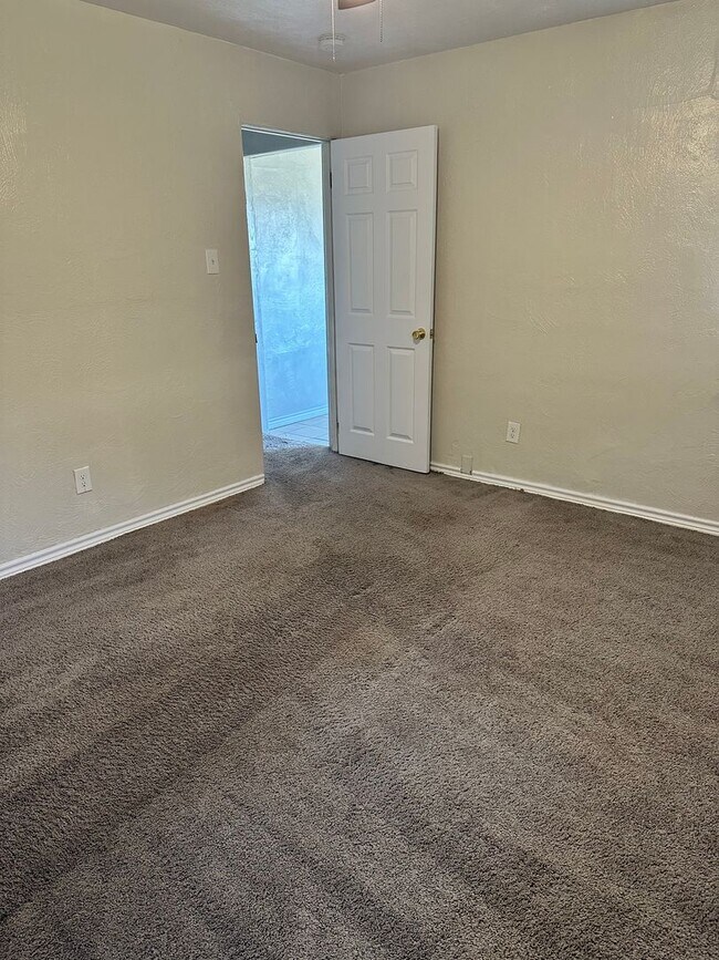 Building Photo - 2319 NW Bell Ave