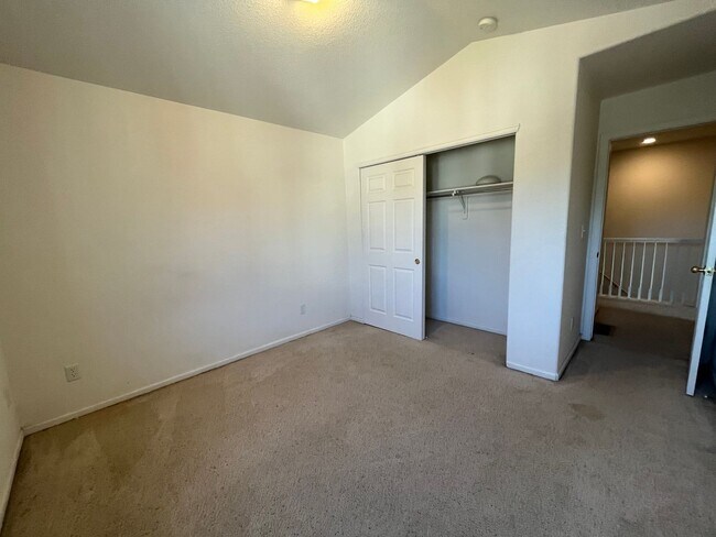 Building Photo - Great Townhome in North Fort Collins