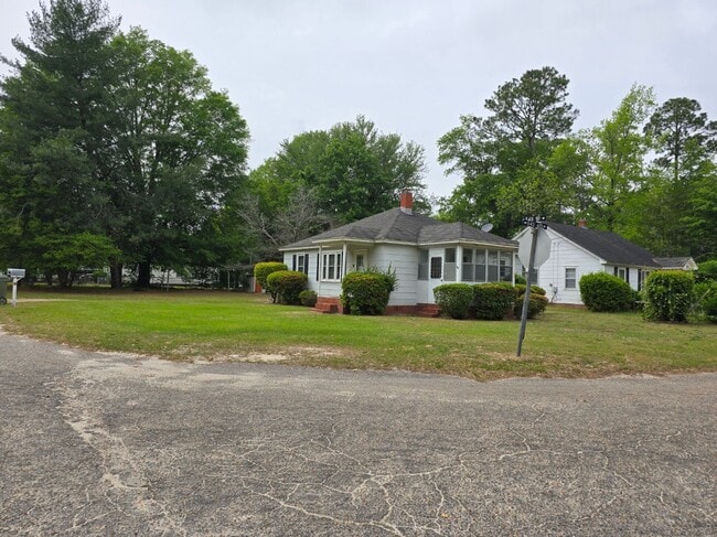 Building Photo - Crosswell Area