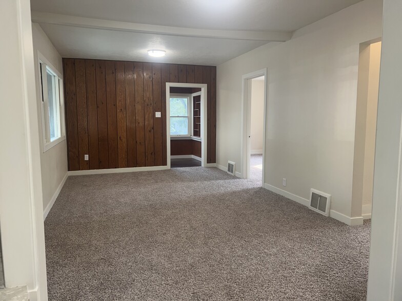 Building Photo - 1819 W Horne Ave