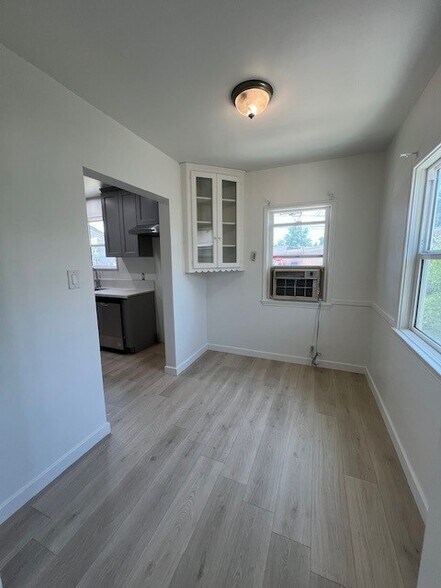 Building Photo - 414 N Glenwood Pl