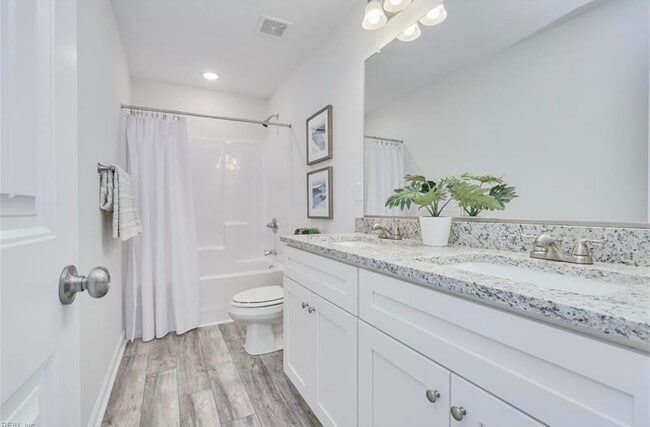 Building Photo - 1540 Beekman St